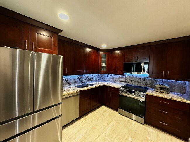 Building Photo - 5520 Coach House Cir