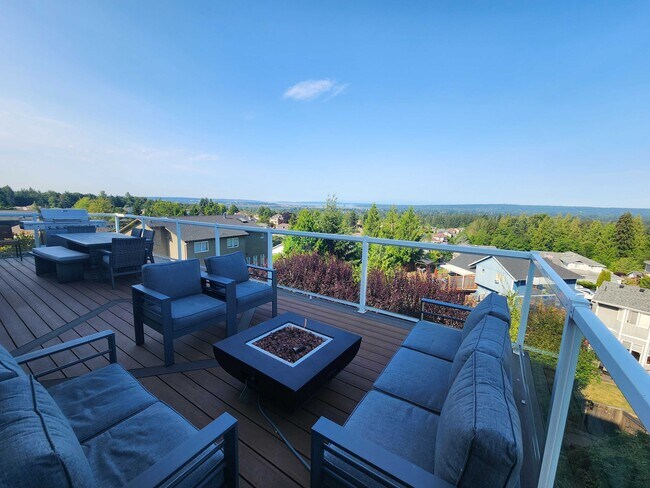 Building Photo - 7904 80th Ave NE