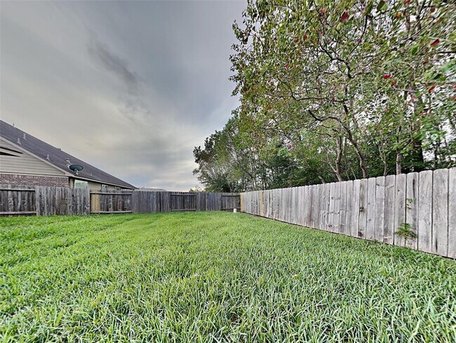 Building Photo - 18935 Deer Trace Dr