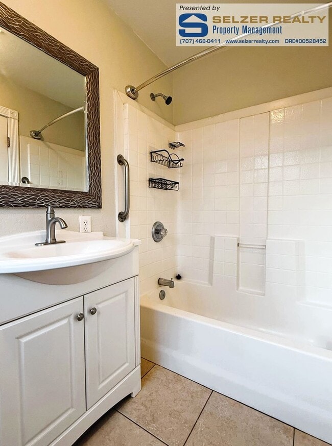 Building Photo - 1521-1523 Talmage Ct