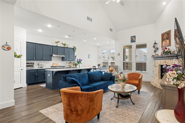Building Photo - 1128 Superbloom Ave