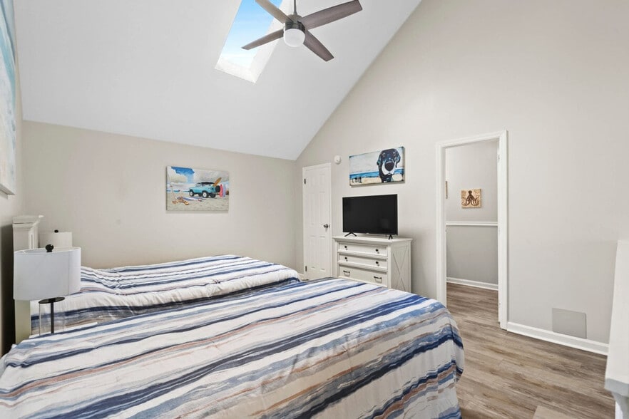 Building Photo - 1890 Colony Dr