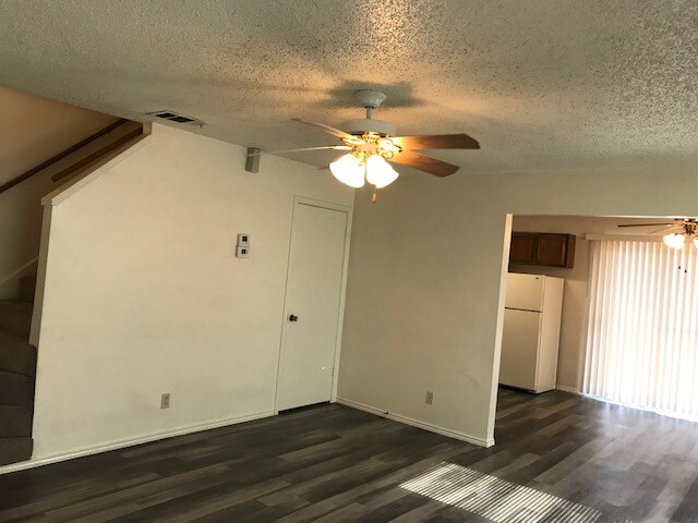 Building Photo - 7002 Silver Canyon