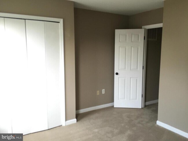 Building Photo - 96 Tanterra Dr