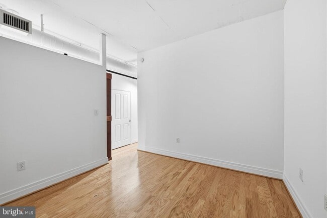 Building Photo - 1205 N Garfield St