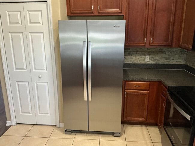 Building Photo - 1714 Cedar Lake Dr