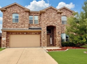 Building Photo - 1009 Cushing Dr