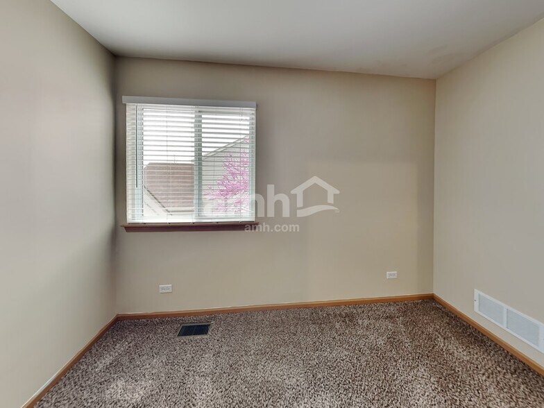 Building Photo - 34248 N Needlegrass Dr