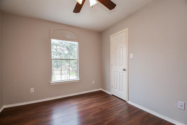 Building Photo - 4815 Mission Lake Ct