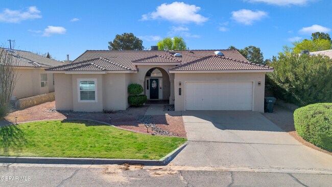 Building Photo - 232 Ave Mirador