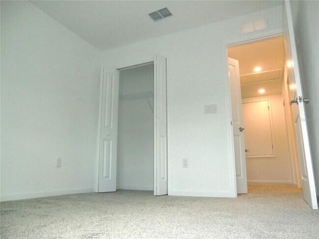 Building Photo - 2731 Runners Cir