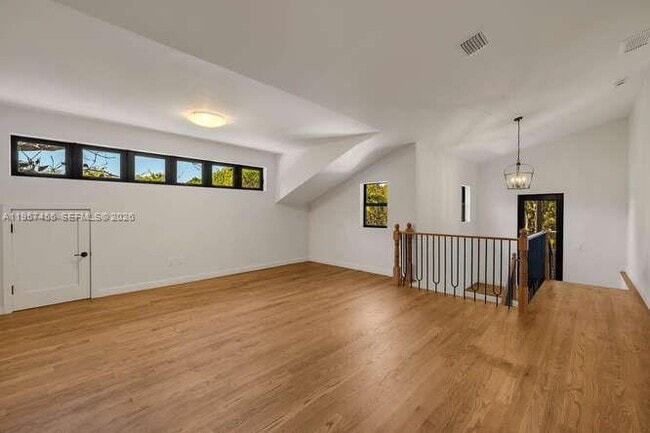 Building Photo - 2330 Overbrook St