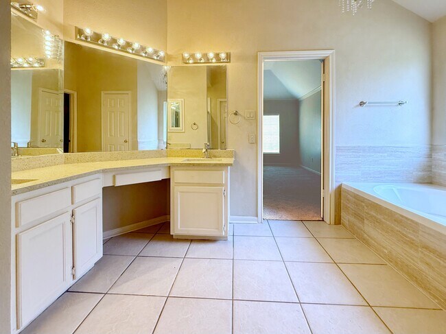 Building Photo - 16907 Ascot Meadow Dr