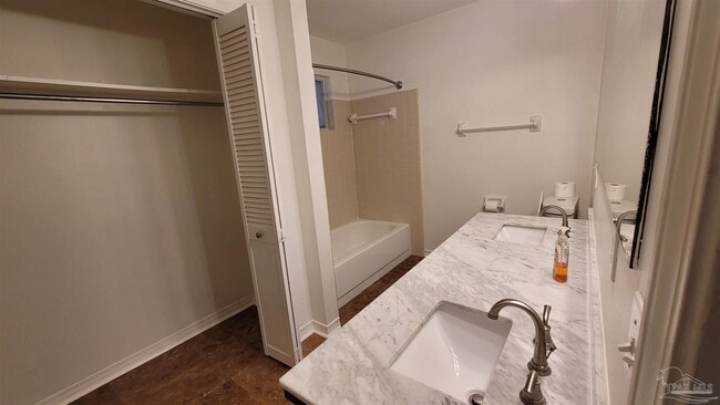 Building Photo - 4559 Tradewinds Dr