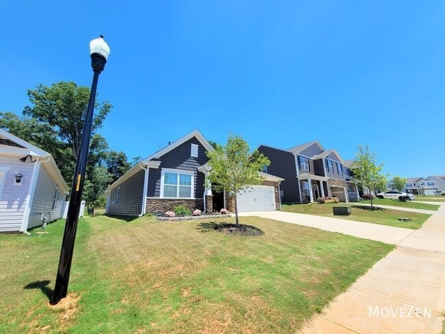 Building Photo - 1131 Staghorn Ave