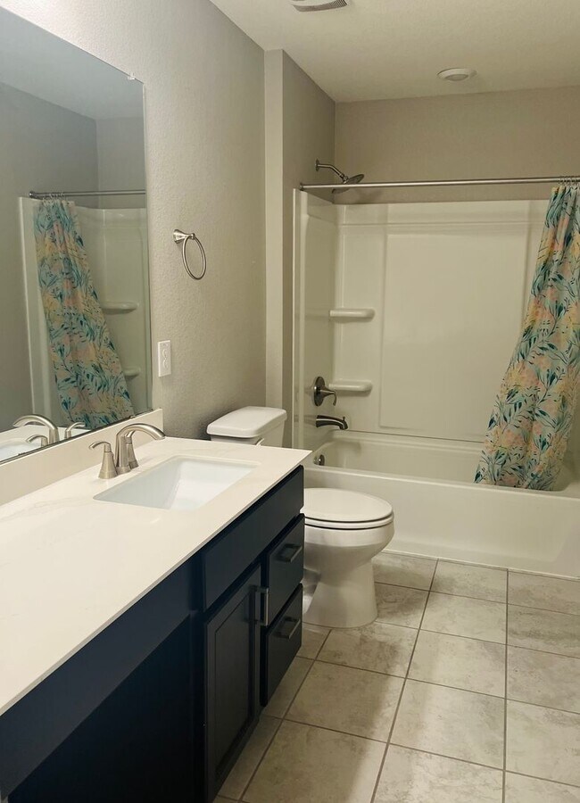 Building Photo - Tech Ridge Area Gem – Nearly 3,000 Sq Ft o...
