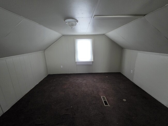 Building Photo - 8461 Plainview Ave