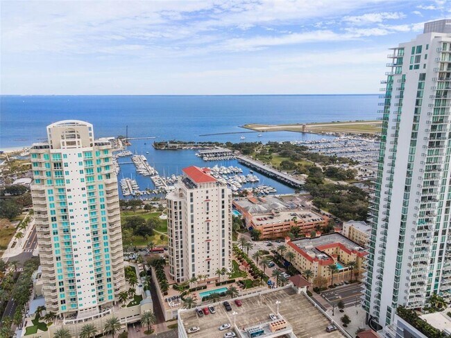 Building Photo - 100 Beach Dr NE