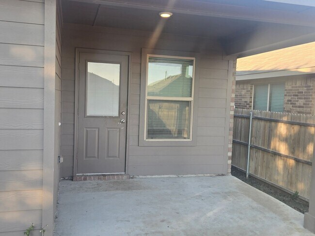 Building Photo - 4/2 in the esteemed Northwest ISD!!