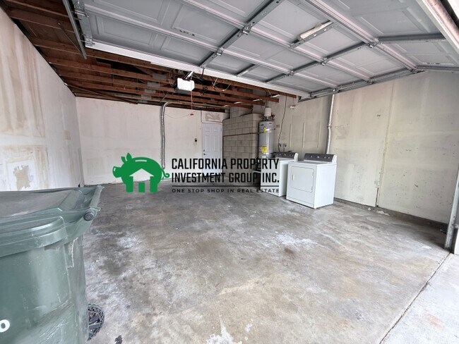 Building Photo - 5422 Marconi Ave