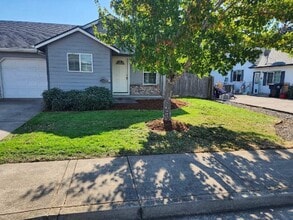 Building Photo - Newly updated 3-bedroom, 2-bathroom duplex...