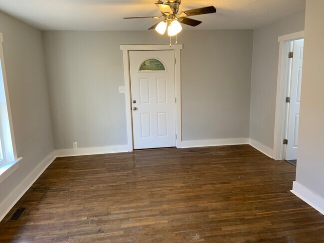 Building Photo - 409 Samuel Moore Pkwy