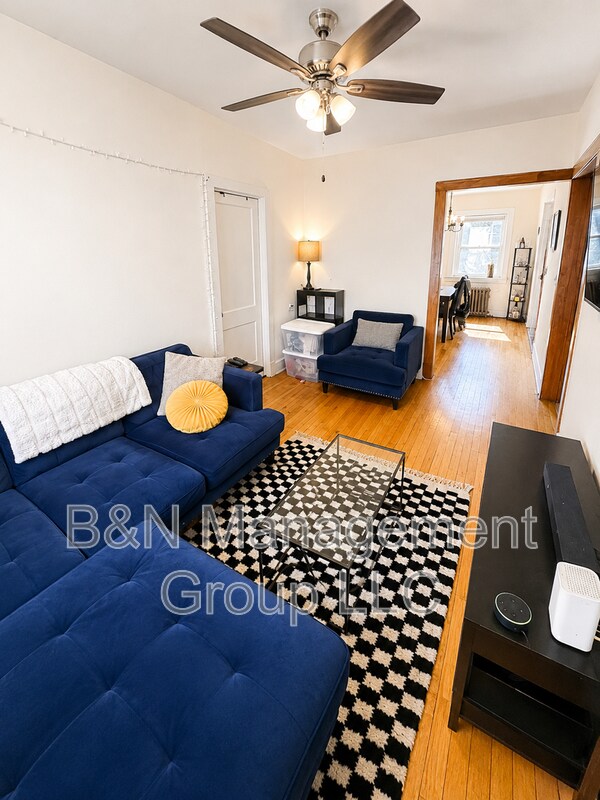 Building Photo - 1065 W Dakin St