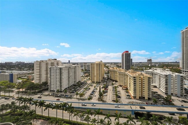 Building Photo - 1830 S Ocean Dr