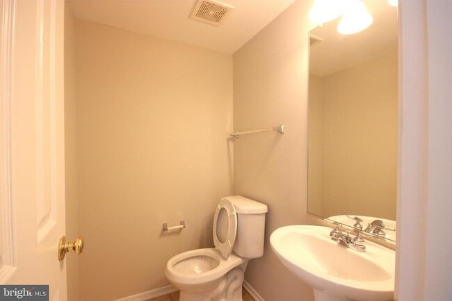 Building Photo - 7782 Blueberry Hill Ln