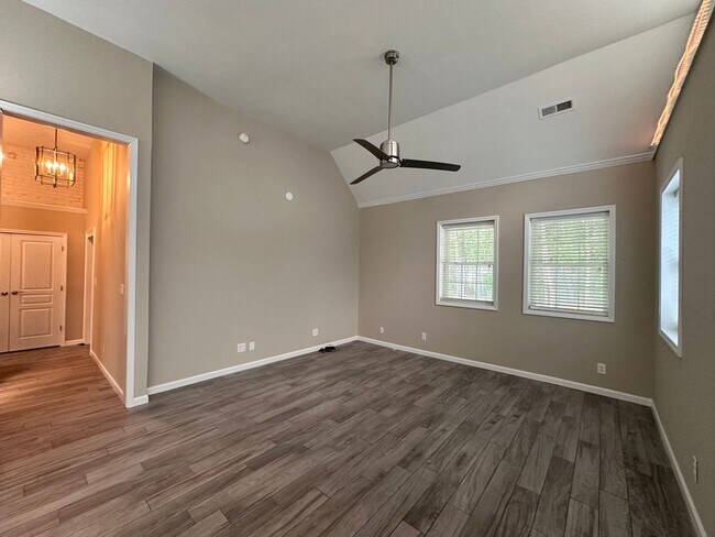 Building Photo - Exclusively Offered by Muse Realty Rentals...