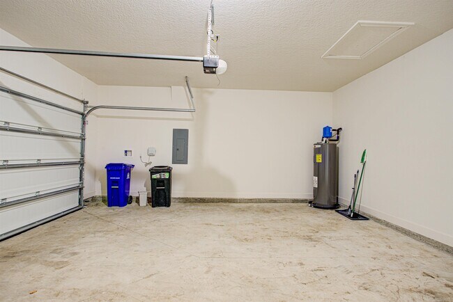 Building Photo - 20 Falcon Ridge Rd