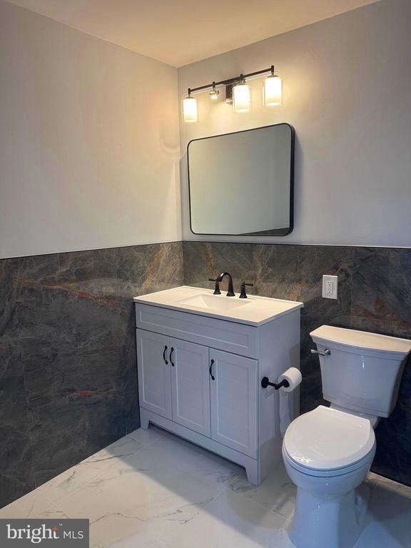 Building Photo - 203 Henson Rd