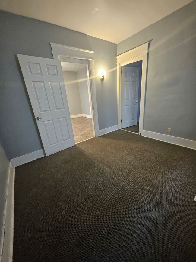 Building Photo - 1123 E 24th St