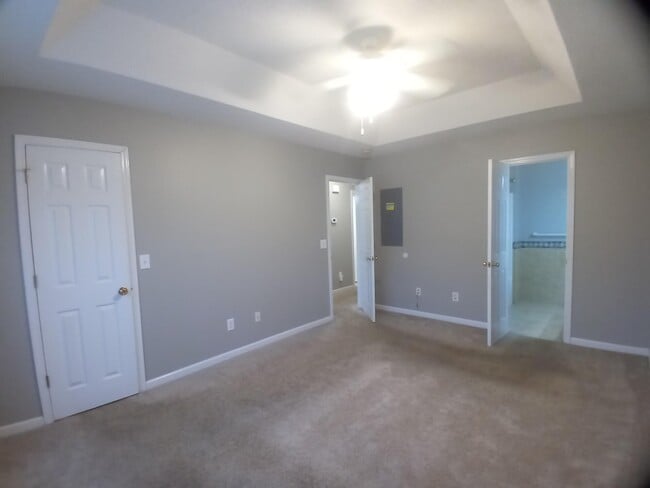 Building Photo - 2212 Dartmouth Dr