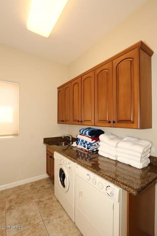 Building Photo - 7371 E Vaquero Dr