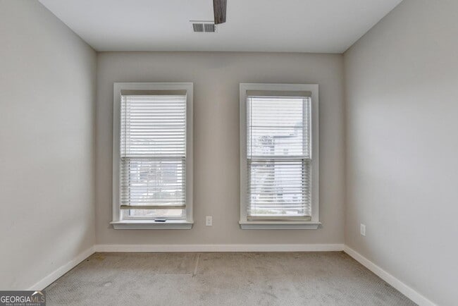 Building Photo - 2083 Holtz Ln