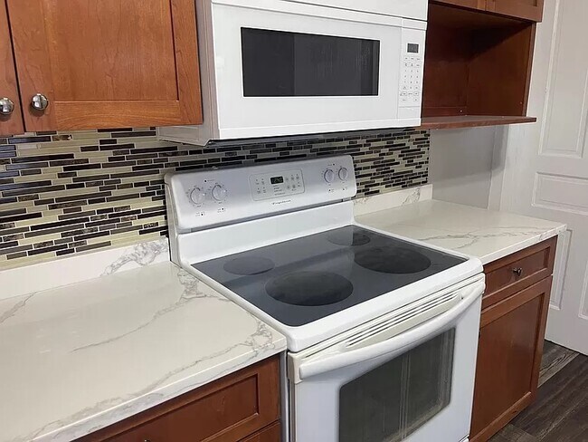 Building Photo - 47 W 17th St