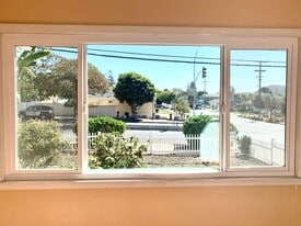 Building Photo - 6815 Moeser Ln