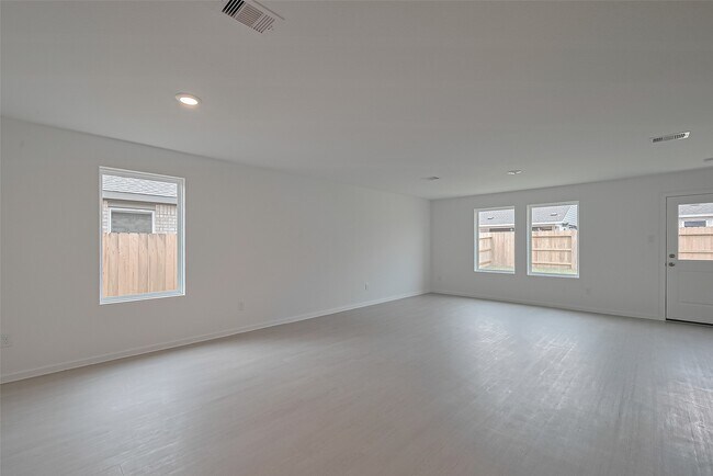 Building Photo - 28930 Rustic Windmill Wy