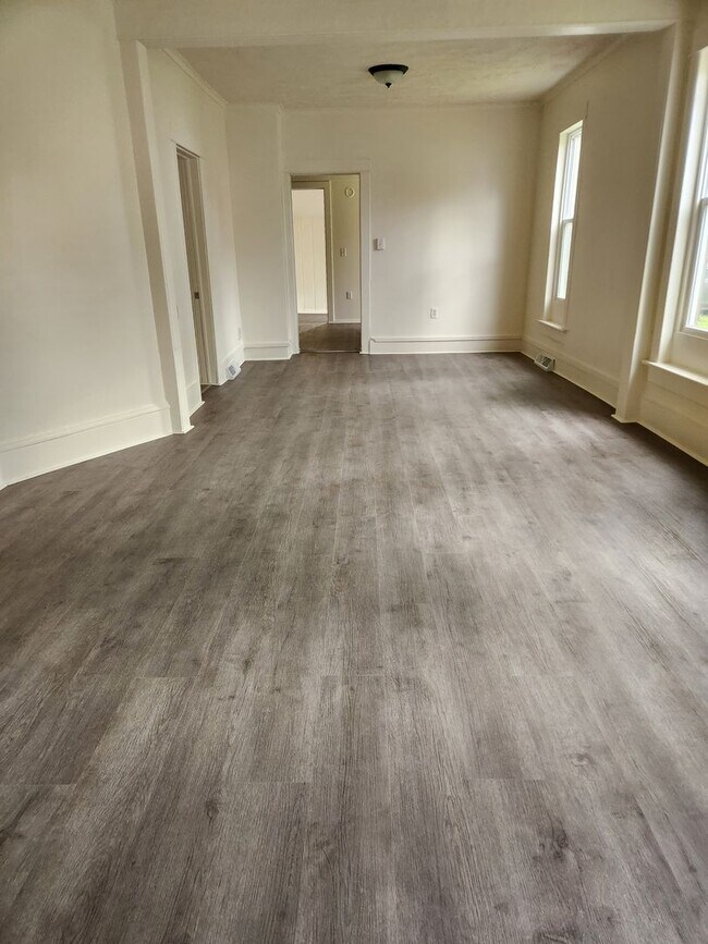 Building Photo - 511 S Michigan Ave