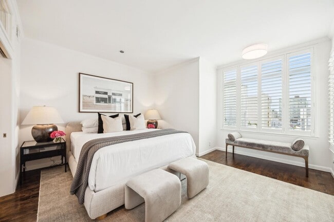 Building Photo - NOB HILL TOWNHOME FOR RENT - $13,000/mo