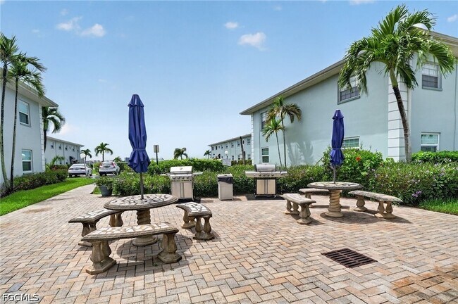 Building Photo - 3344 N Key Dr