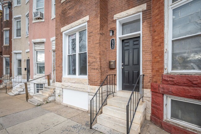 Building Photo - Beautifully renovated single family home