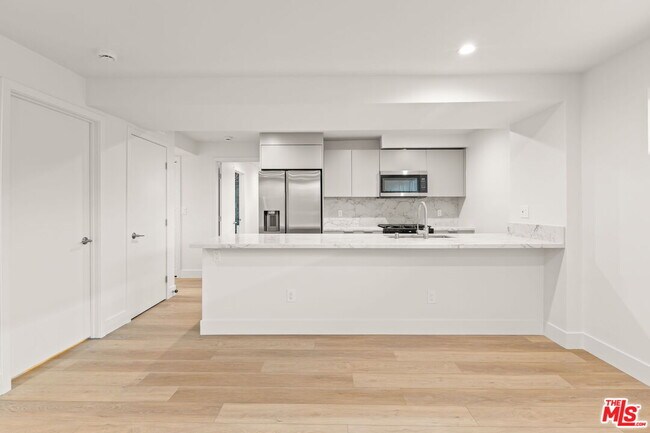 Building Photo - 1750 N Van Ness Ave