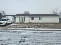 Building Photo - 2923 Lampman Dr