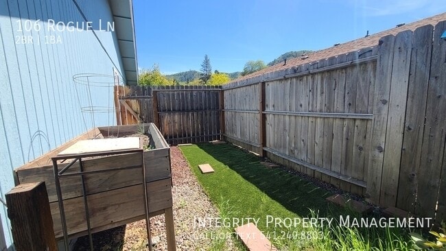 Building Photo - 106 Rogue Ln