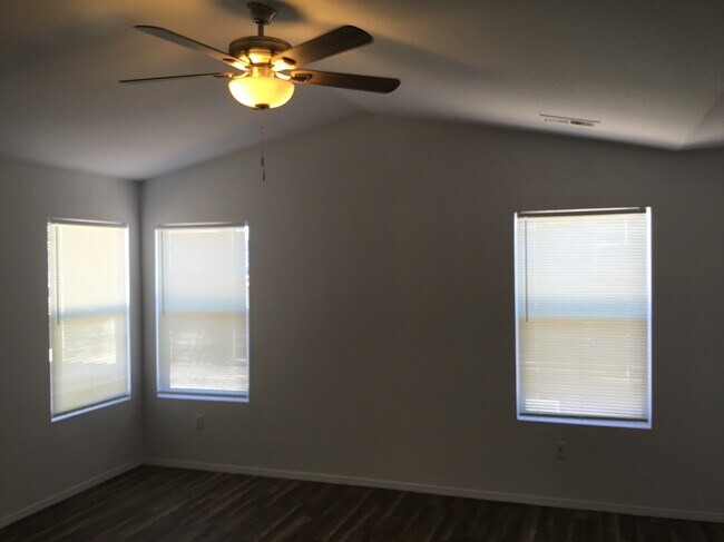 Building Photo - 3833 Oasis Springs Rd NE