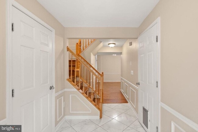 Building Photo - 917 Rolfe Pl
