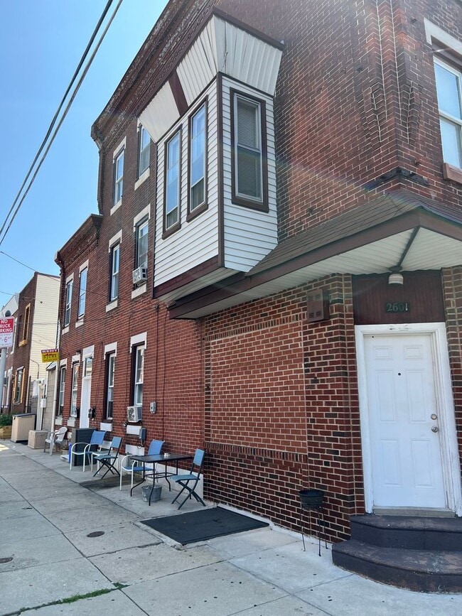 Building Photo - 2601 E Clearfield St