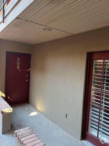 Building Photo - 4433 N Stanton St